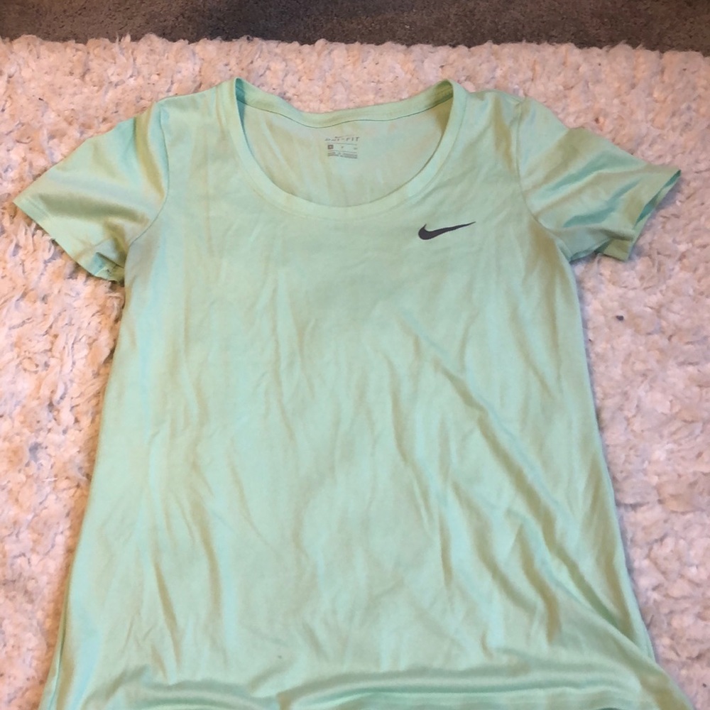 NIKE T-shirt